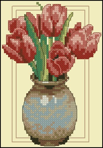 Тюльпаны в глиняной вазе