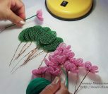 ВИДЕО: Цветы из бисера для начинающих - плетение фиалки