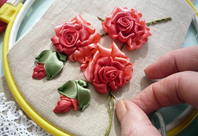 Вышивка лентами: розы (часть 2)