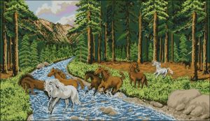 Лошади переходят речку